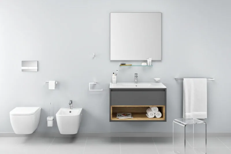 Bezrantowa miska wisząca WC Ness z deską wolnoopadającą