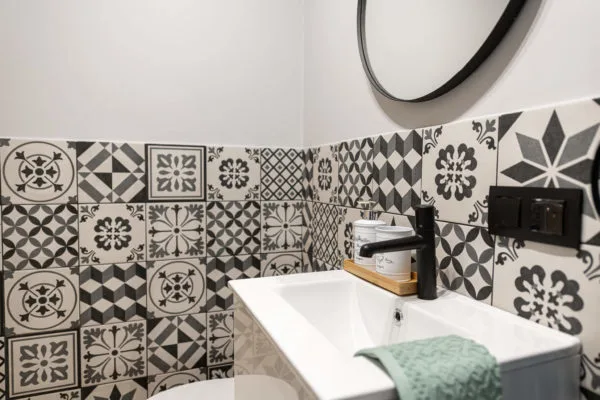 Pretto – bateria umywalkowa stojąca z korkiem